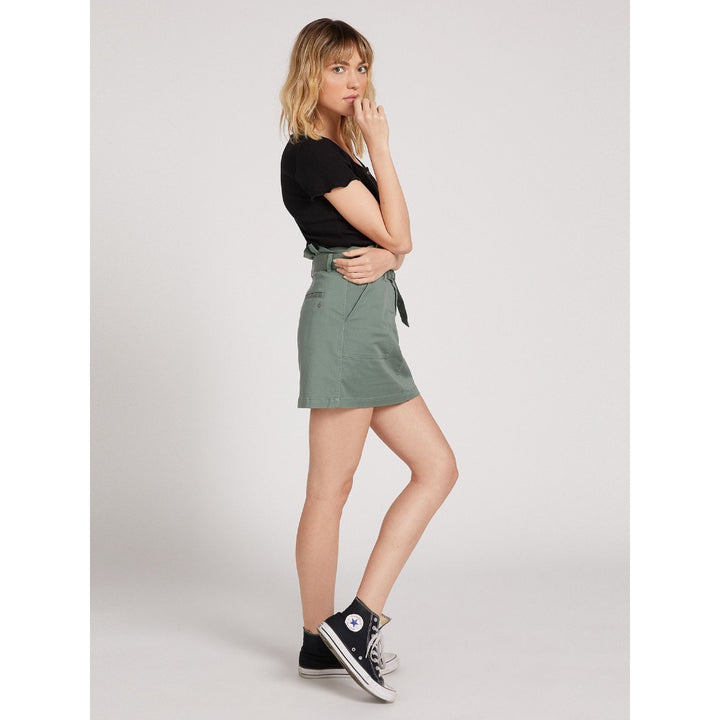 VOLCOM FROCHICKIE BELTED MINI SKIRT FOREST GREEN