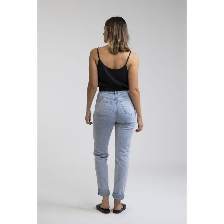 RHYTHM HI-RISE TAPERED JEAN LIGHT WASH