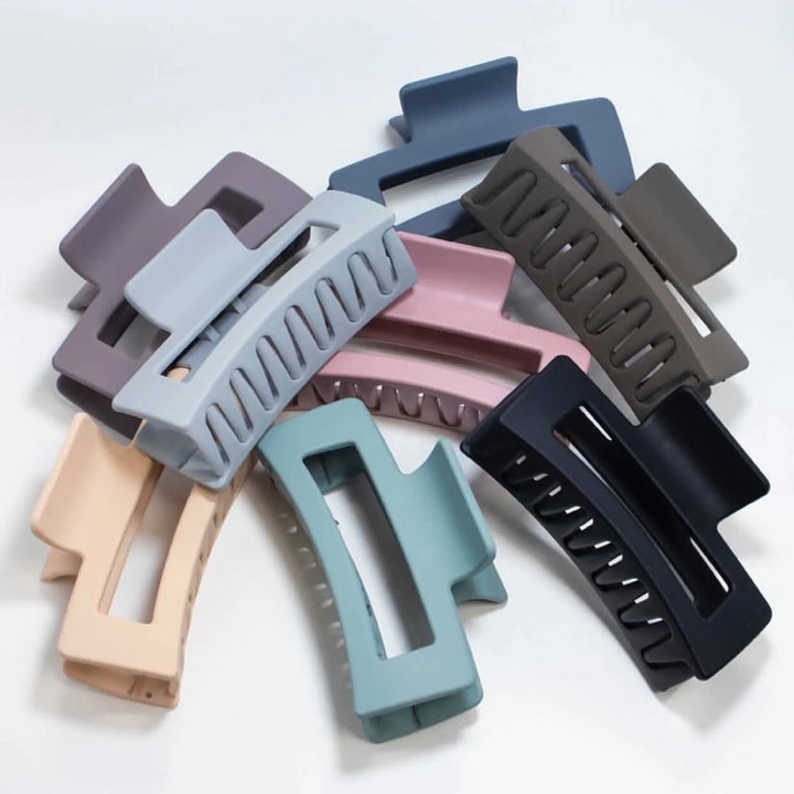 PIXIE WOO HONEY OVERSIZED CLAW CLIP SAND