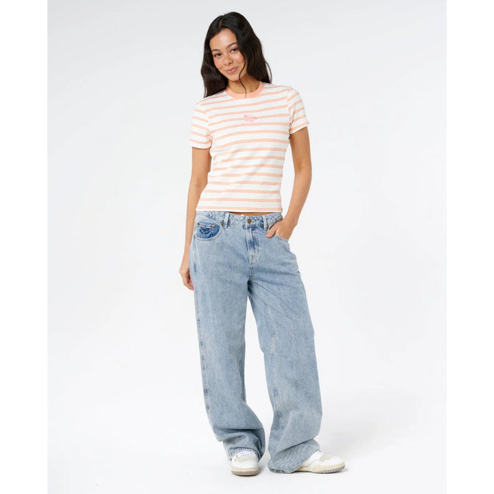 RIP CURL HALF MOON BAY FITTED TEE PAPAYA STRIPE