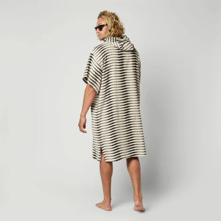 MYSTIC JACQUARD PONCHO MARSHMALLOW