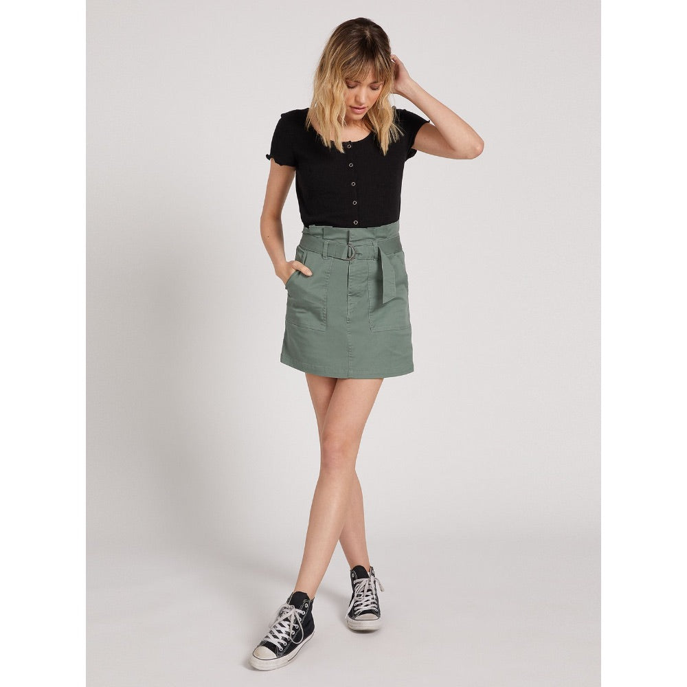 VOLCOM FROCHICKIE BELTED MINI SKIRT FOREST GREEN
