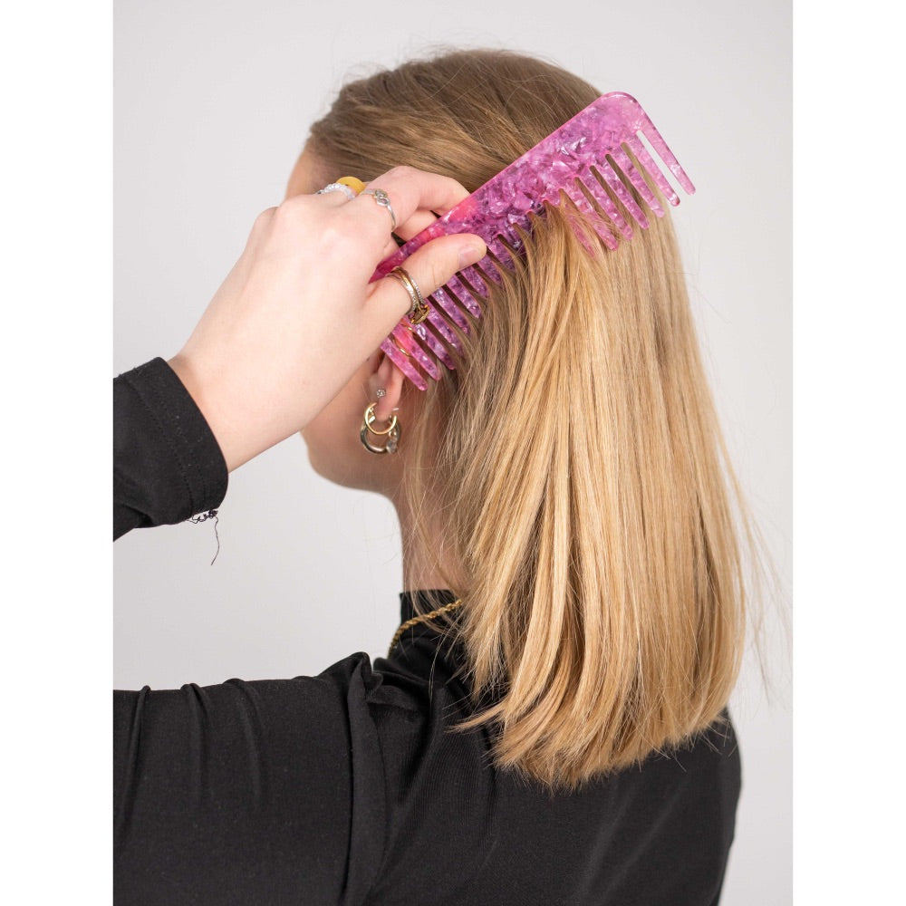 PIXIE WOO THE PERFECT COMB PINK EDITION