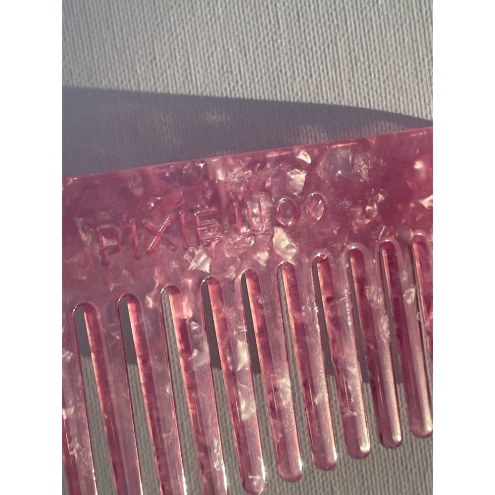 PIXIE WOO THE PERFECT COMB PINK EDITION